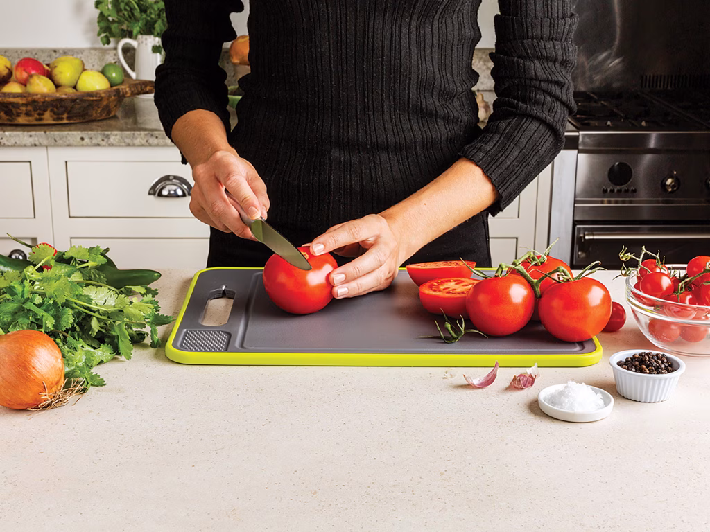 5 Best Cutting Boards for Small Kitchens in 2025